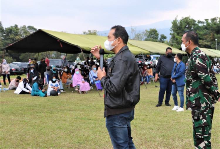 Antusias, Ribuan Warga Bandung Ikuti Serbuan Vaksinasi Di Seskoau