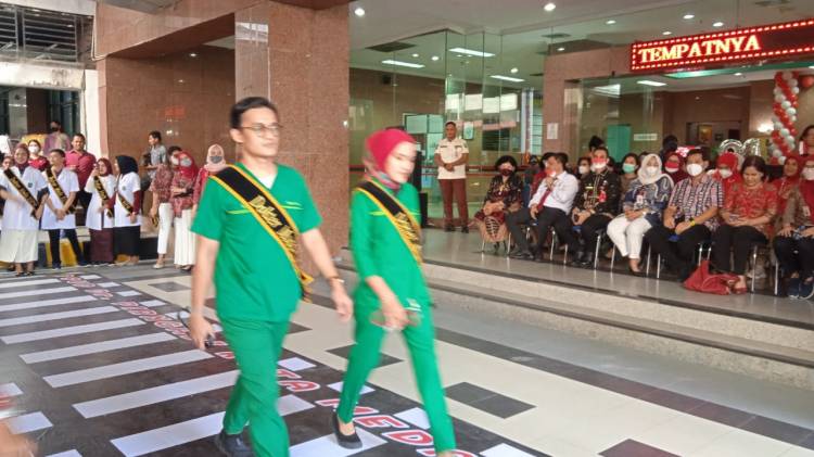 Gelar Fashion Week ala Citayem, Pirngadi Stel Musik Kencang di RS