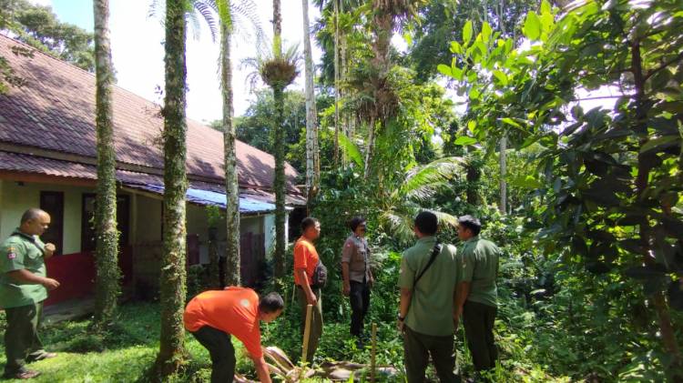  Cegah Karhutla, Bhabinkamtibmas Polsek Pancur Batu Patroli di Sibolangit