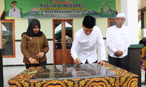  Wakil Gubernur Sumut Musa Rajekshah Resmikan Masjid Almusanif di Sikara Kara III