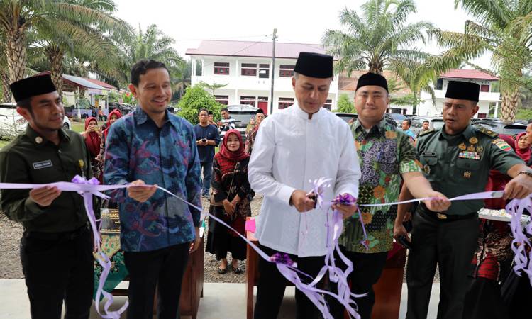 Resmikan Masjid Khadijah dan Ruang Kelas Baru, Ijeck Harap YAIC Solusi Pendidikan Anak