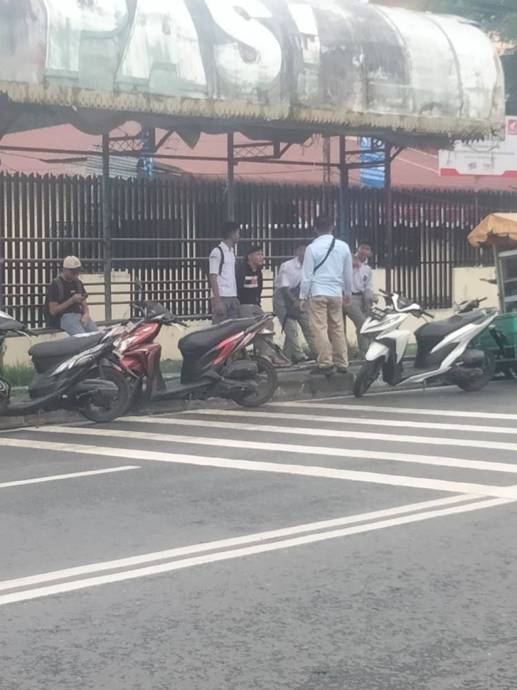 Cegah Tawuran, Polisi Bubarkan Tongkrongan Pelajar di Jalan Gedung Arca Medan