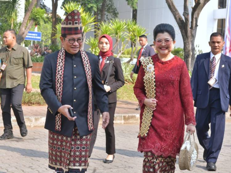 Seskab : Upacara Berbusana Adat Cermin Keberagaman Indonesia
