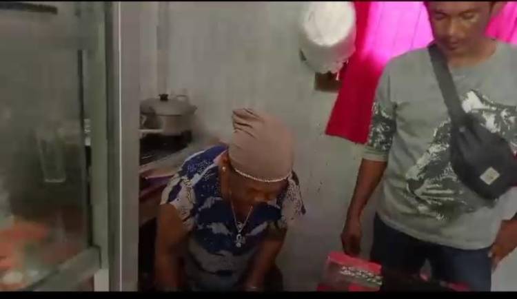  Emak-Emak Jualan Ganja Ditangkap Polisi di Angkola