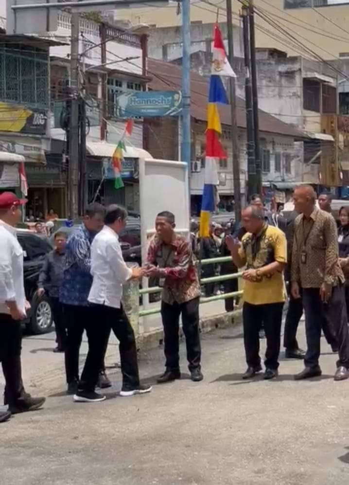 Kunjungi Pasar Sukaramai, Presiden Tinjau Kondisi dan Harga Sejumlah Komoditas Pangan