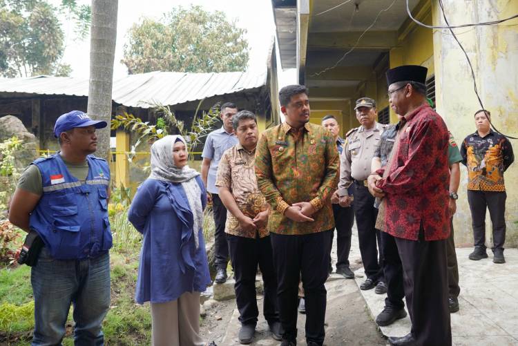 Tinjau SMPN 20 yang Terbakar, Walikota Medan Minta Segera Diperbaiki