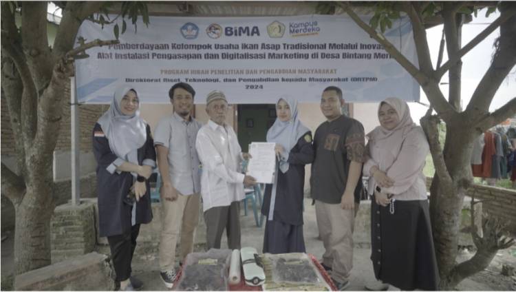 Kelompok Usaha Ikan Sale Tradisional Akui Manfaat Inovasi Alat Smart Strongbox Smoked dan Pemasaran Digital di Desa Bintang Meriah