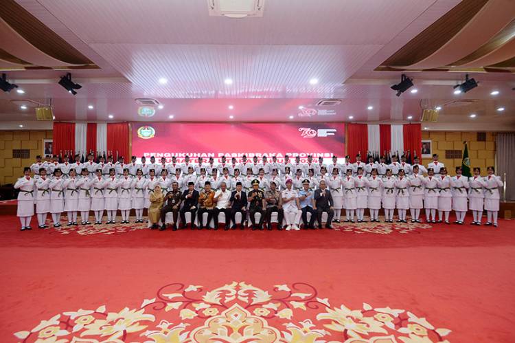 Pj Gubernur Kukuhkan 72 Paskibraka Provinsi Sumut Tahun 2024