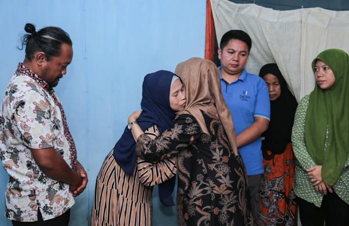 Walikota Pematangsiantar Serahkan Bantuan kepada Dua Keluarga Korban Hanyut di Bah Bolon