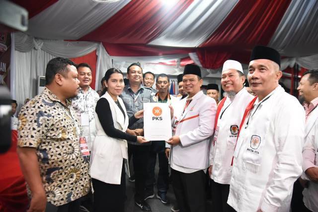 Diusung PKS, Hidayatullah-Yasir Ridho Lubis Paslon Ketiga Yang Mendaftar untuk Pilkada Medan