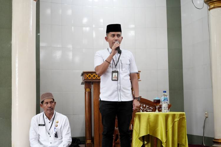 Camat Medan Kota Sampaikan Pesan Pembangunan Melalui Pengajian Akbar Bersama Masyarakat