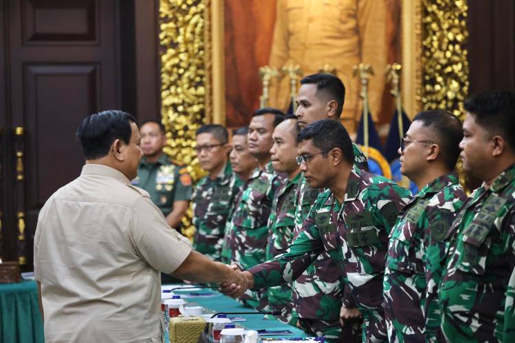 Menhan Prabowo Beri Pembekalan 40 Nakes TNI Yang Akan Berangkat Misi Kemanusiaan Gaza
