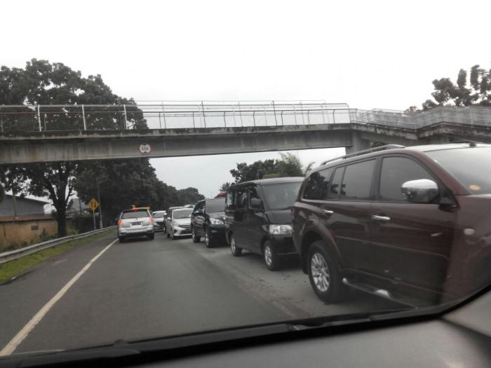 Banjir, Pintu Tol Tamora Padat Merayap