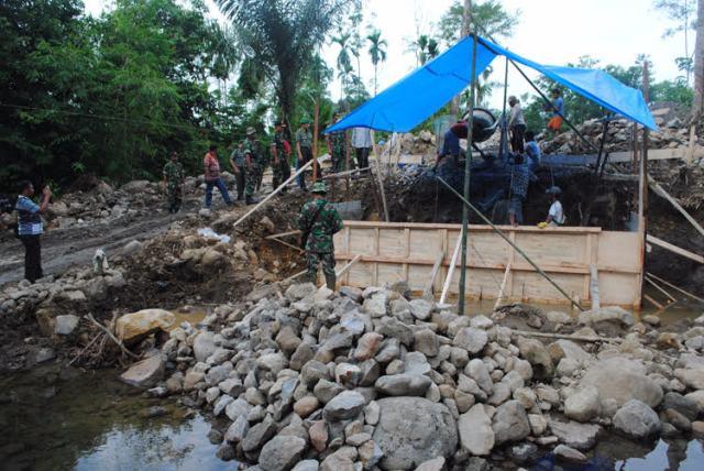 Hari Libur, Satgas TMMD ke-97 Kodim 0207/Simalungun Tetap Kerja