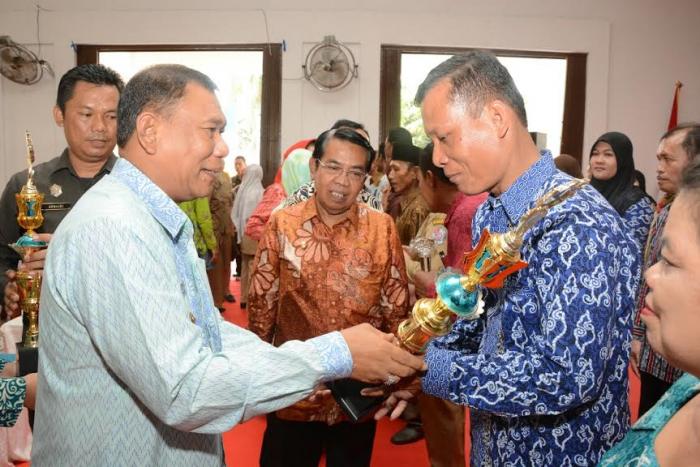 Pengumuman Pemenang Lomba HUT Koperasi 2016, Bupati Deli Serdang Serahkan Hadiah