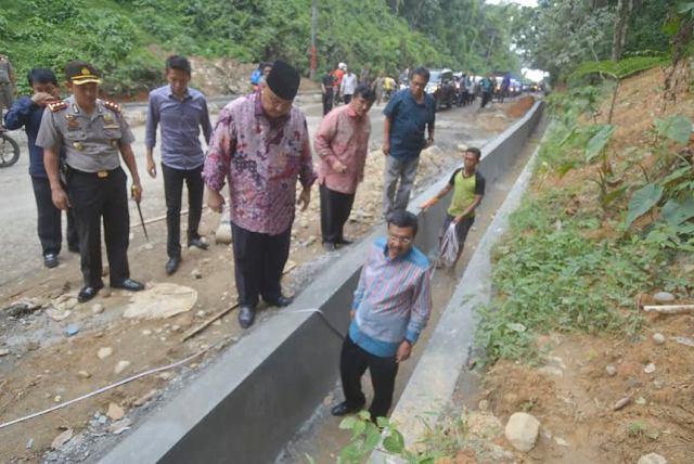 Pemprov Sumut Akan Muluskan Jalan Menuju Objek Wisata Bukit Lawang 