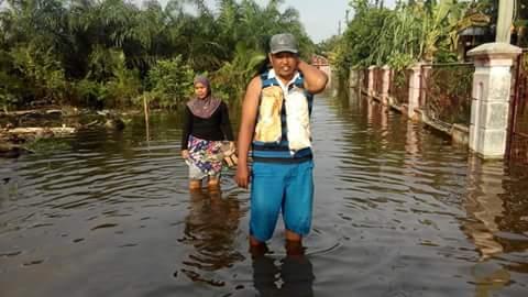 Rumah Masih Terendam Banjir Puluhan Warga Bertahan Di Pengungsian