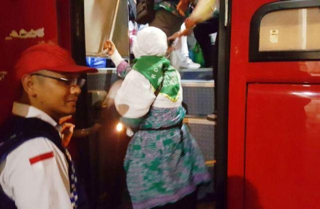 Jumat Hari Ini, 16 Kloter ke Jeddah, 12 Kloter ke Madinah