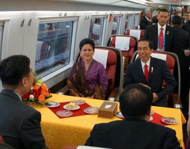 Ke Shanghai, Presiden Hadiri Forum Bisnis dan Temui Masyarakat Indonesia