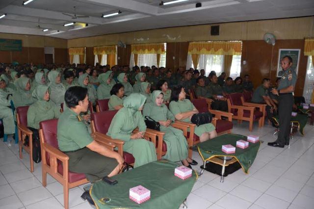 Danrem 022/Pantai Timur Beri Pengarahan ke Prajurit, PNS dan Persit