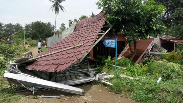 25 Rumah Rusak di Kecamatan Hamparan Perak Dihantam Angin Puting Beliung
