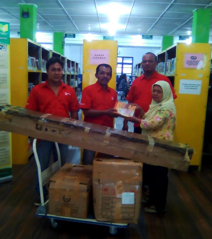 Perpustakaan Kota Medan Berikan Buku untuk Taman Bacaan PMI Medan Denai