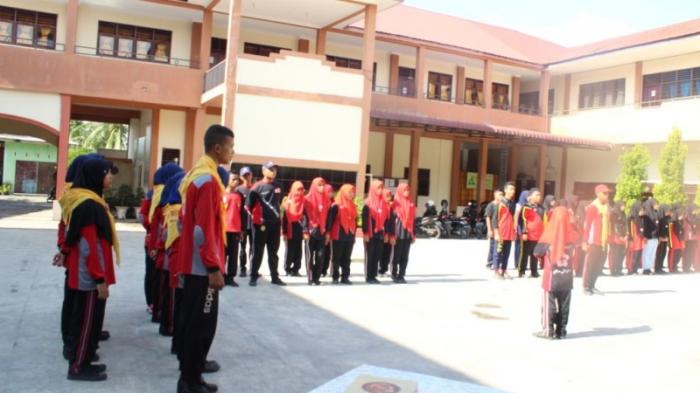 WKM Kesiswaan Buka Kegiatan Persami PMR MAN Binjai Tahun 2016