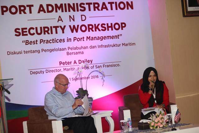 Sharing Session Pelindo 1 Bersama Peter A Daley
