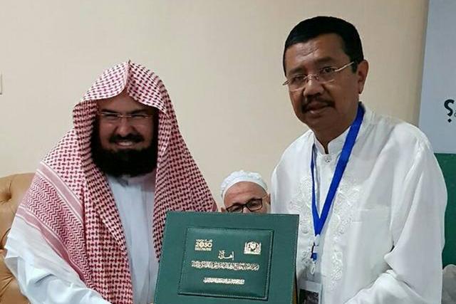 Bertemu Imam Besar Masjidil Haram di Mekkah, Tengku Erry Ajak Kunjungi Sumut