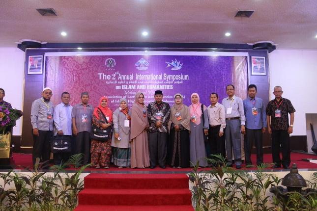 Dosen FAH UIN Ar-Raniry Ikut Simposium Internasional di Palembang