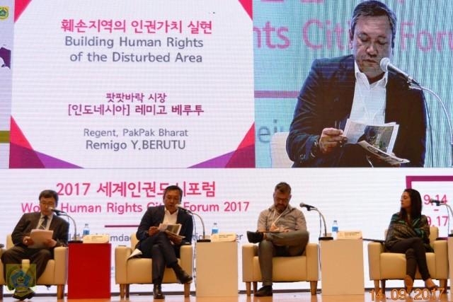 Bupati Remigo Jadi Narasumber dalam Forum HAM Kota se-Dunia di Gwangju, Korea Selatan