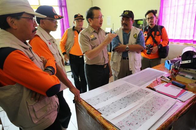 Kepala  BNPB Tinjau Pos Pantau Gunung Agung