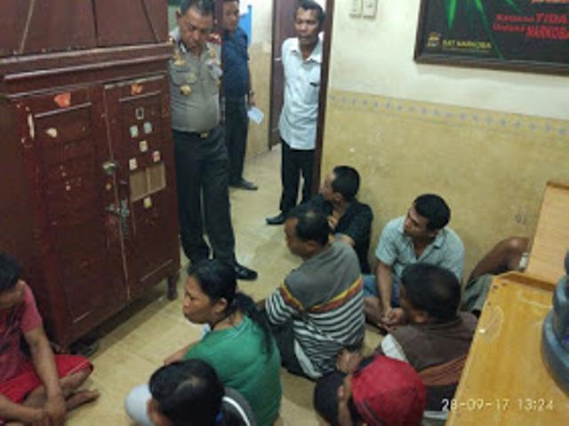 Digrebek, 13 Pria Dan 3 Wanita Diamankan Satnarkoba Polres Deli Serdang