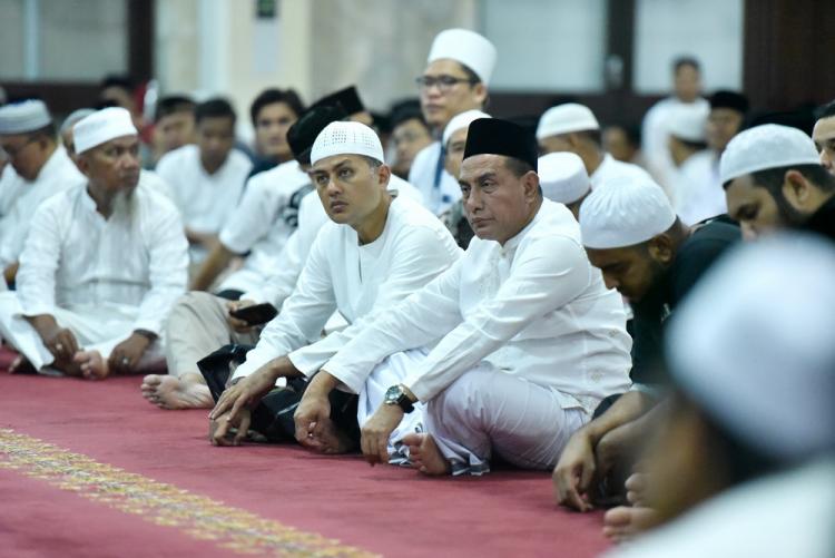 Gubsu Edy dan Wagubsu Ijeck Shalat Subuh Bersama ASN Pemprovsu di Masjid Agung Medan