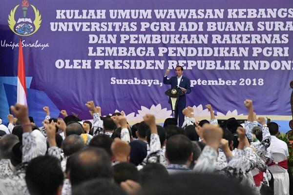Presiden Jokowi: Tak Ada Penghentian Tunjangan Bagi Guru