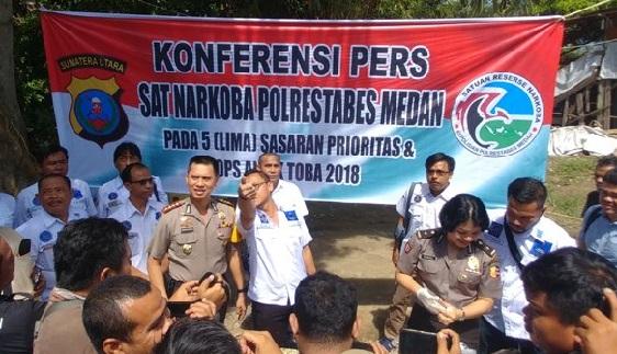 Supaya Warga Tahu Bahaya Narkoba, Polrestabes Medan Konpers Pengungkapan Narkoba 11 Kg Sabu di Kampung Mangkubumi
