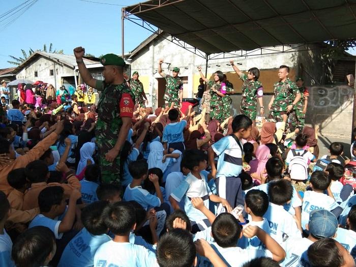 Ribuan Anak di Lombok Antusias Ikuti Permainan Tim Psikologi TNI