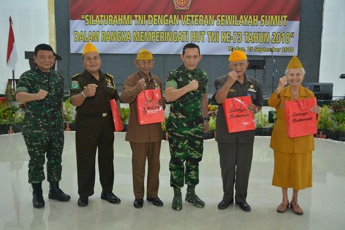 Pangdam I/BB dan Unsur Pimpinan TNI Silaturahim dengan Keluarga Besar Veteran