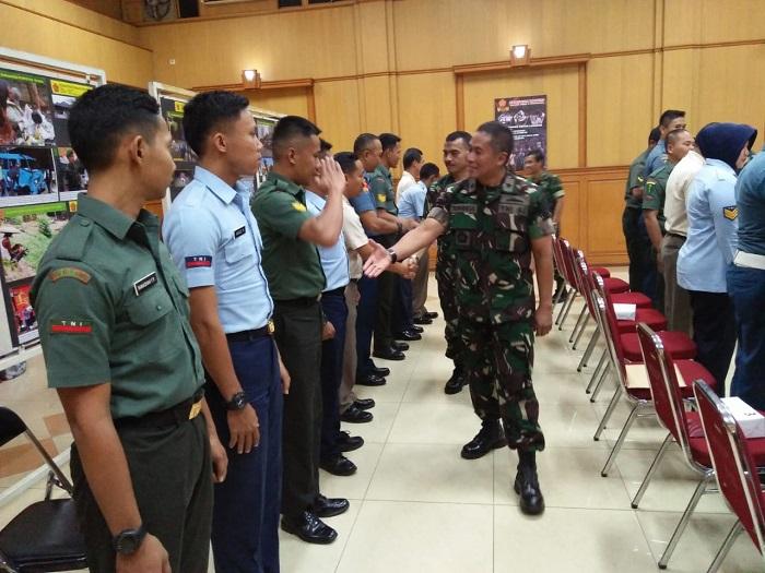 Wakapuspen TNI Tutup Pelatihan Fotografer Jurnalistik