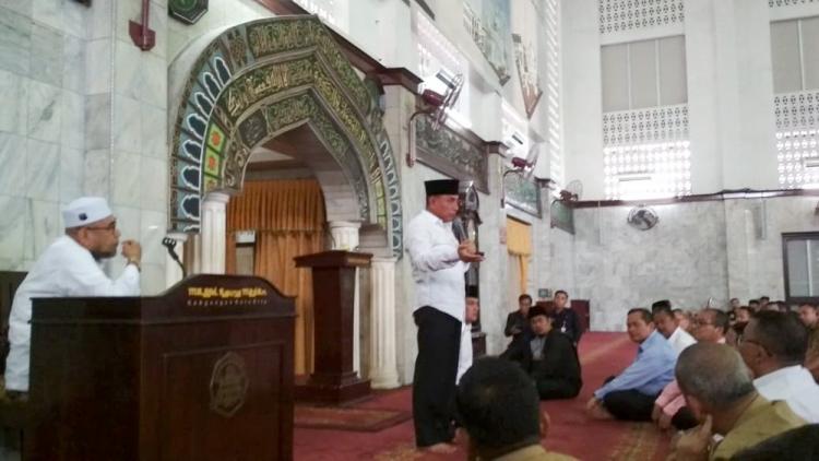 Gubsu Edy Ingatkan ASN Sholat Berjamaah di Masjid