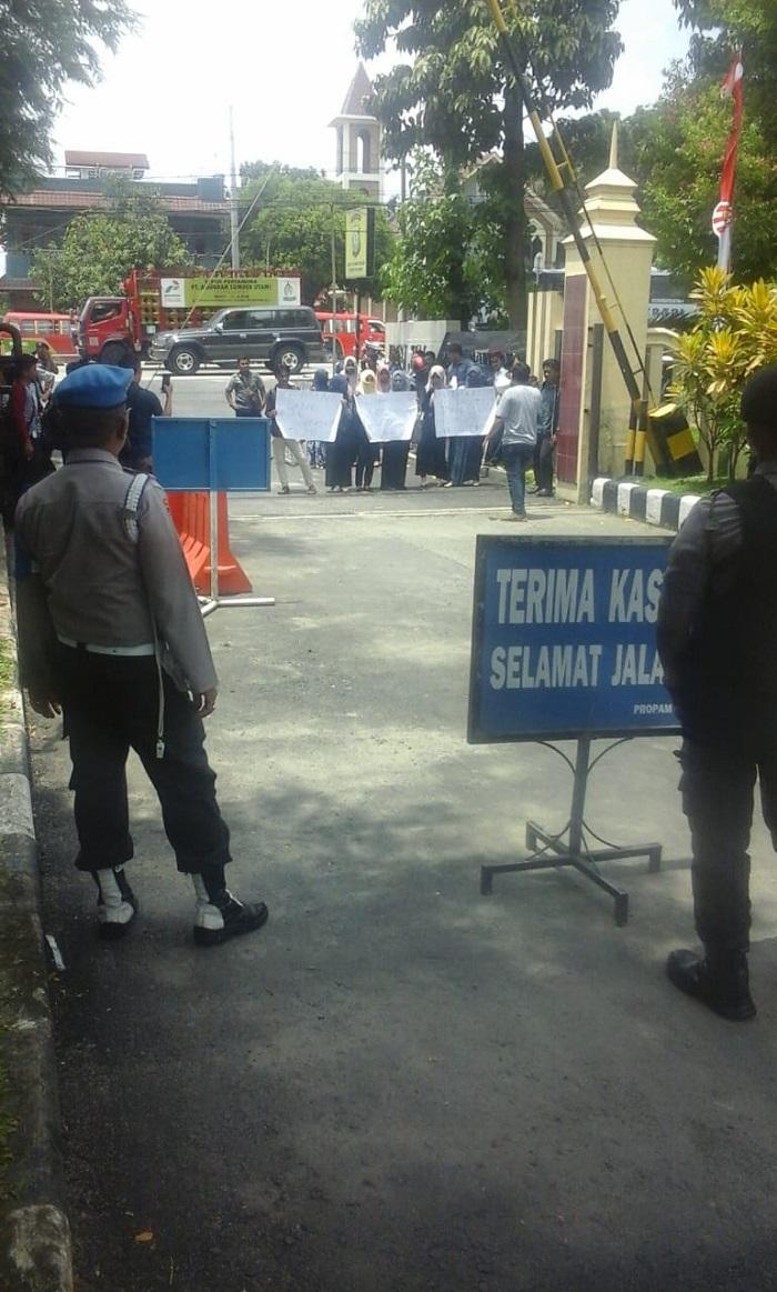 PP GMP2SU Demo, Kapoldasu dan Walikota Medan Diminta Bersinergi Tertibkan Papan Reklame