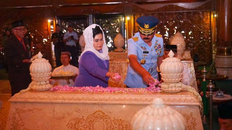 Panglima TNI Ziarah ke Makam Jenderal Besar Soeharto