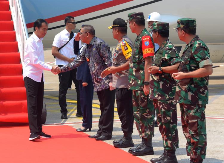 Ke Kalbar, Presiden Jokowi Serahkan SK Redistribusi Tanah Objek Reforma Agraria