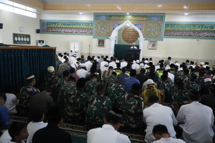 Terkait Karhutla Riau, Panglima TNI, Kapolri dan Presiden RI Sholat Istighosah