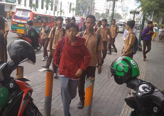 Mau Ikutan Demo, Puluhan Pelajar SMA dan SMK Disuruh Pulang oleh Polisi