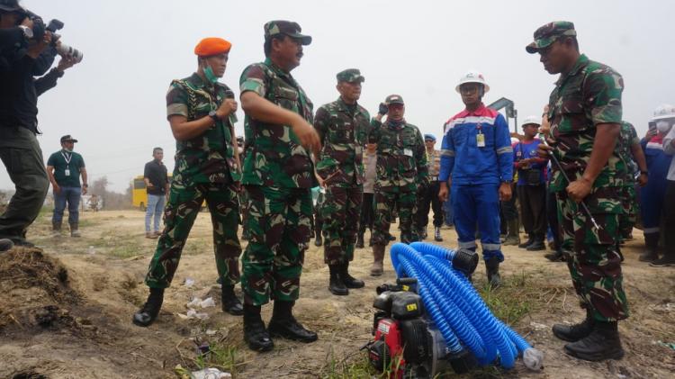 Panglima TNI: Pantau Titik Api Karhutla Riau, TNI Gunakan Drone di Malam Hari