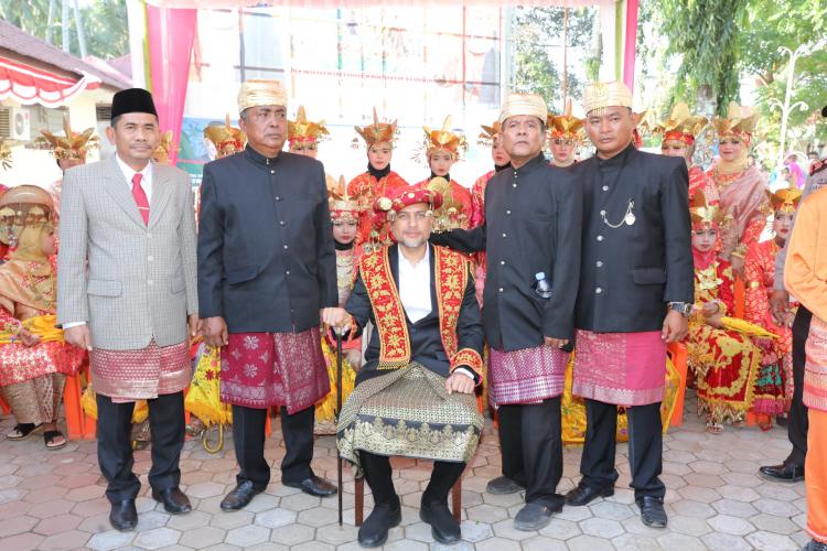 Dinilai Berjasa Bagi Masyarakat Natal, Wagub Diberi Gelar Sutan Rajo Rangkayo Basa