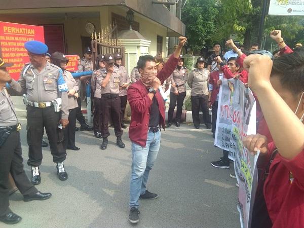 Gelar Demo, Puluhan Massa dari IMM Minta Polri Tangkap Penembak Mahasiwa di Kendari