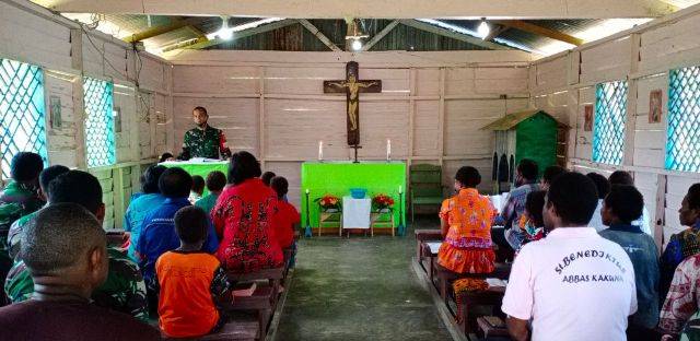 Dansatgas TMMD ke-109 Kodim Boven Digoel Ibadah Bersama Warga Kampung Kakuna