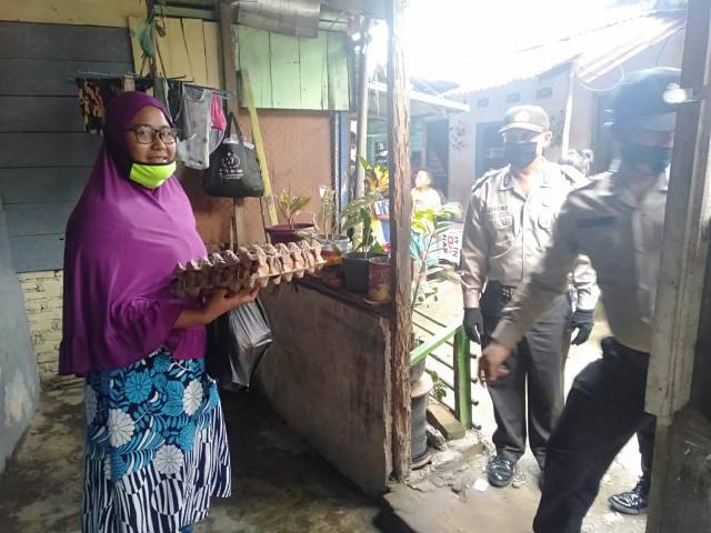 Jumat Berkah, Polsek Medan Timur Kembali Gulirkan Bantuan Sembako untuk Warga Kurang Mampu